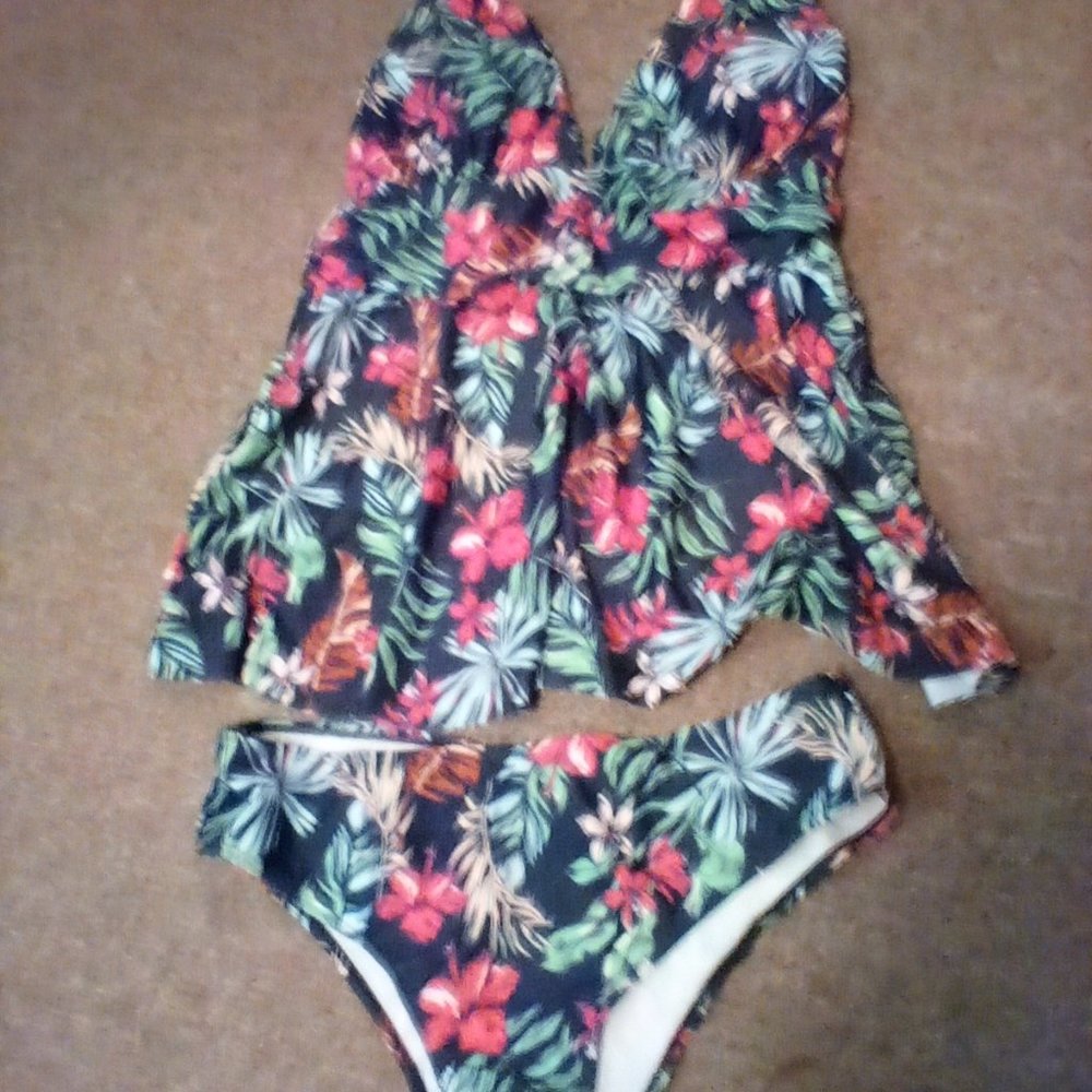 NWOT tropical tankini